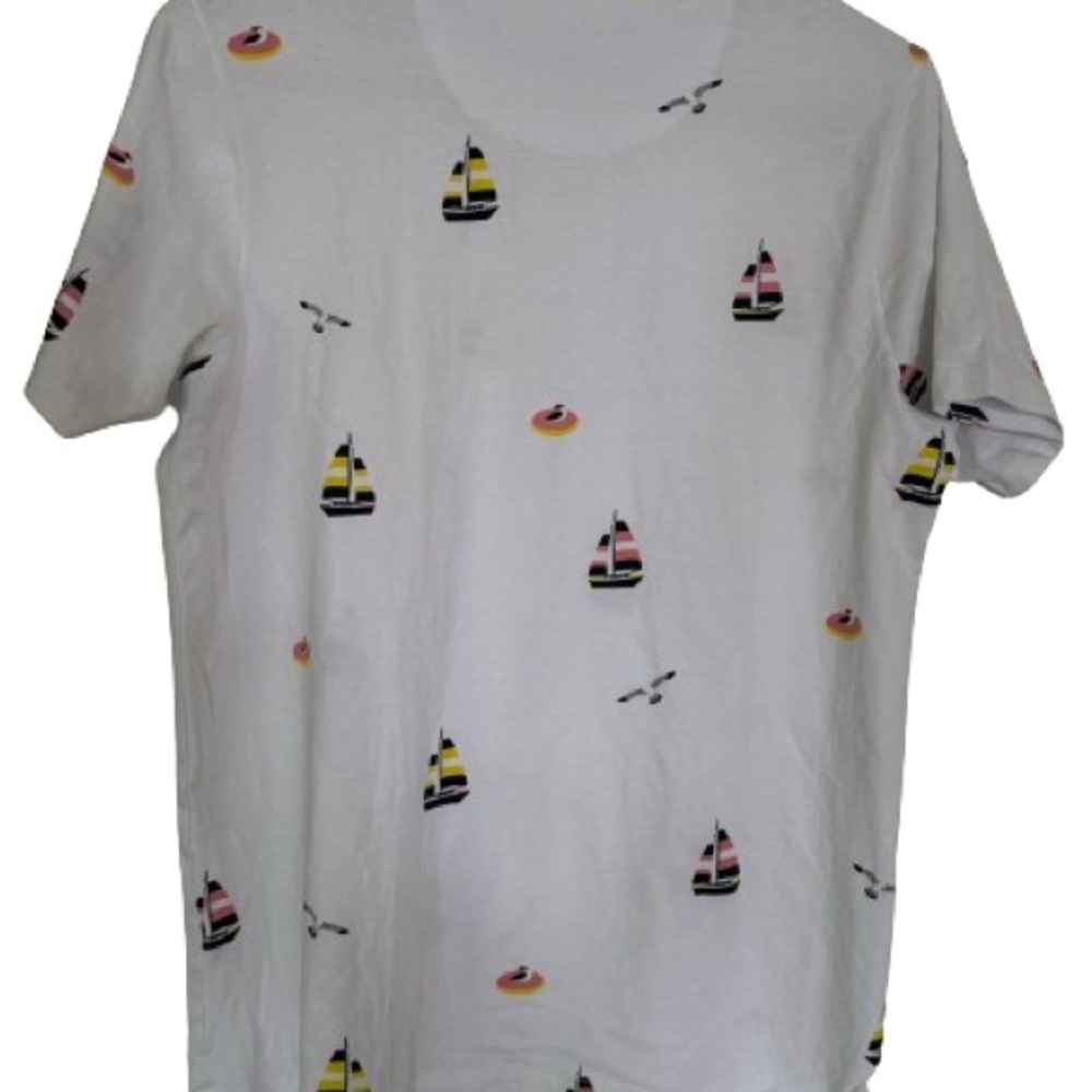 Free Planet men’s tee shirt, size small. (SHM-16)